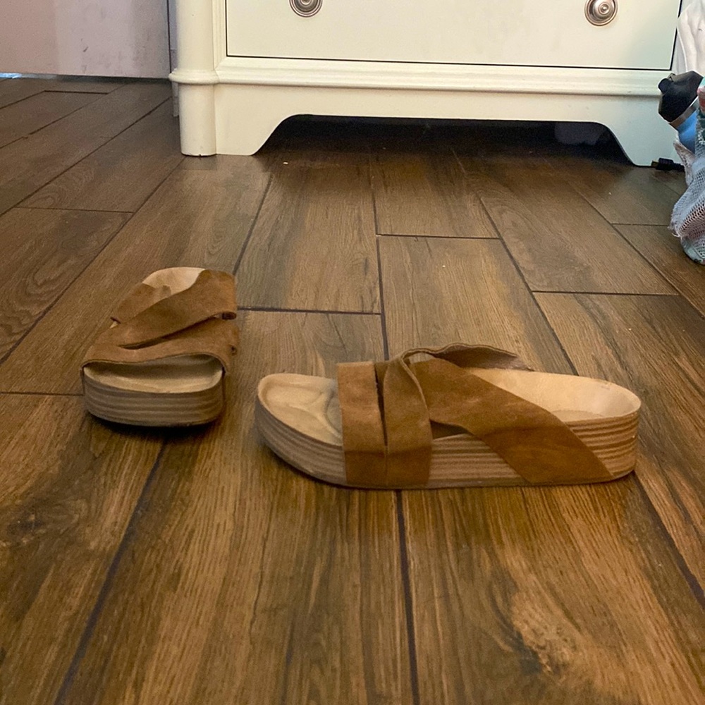 Blowfish Malibu platform sandals, tan, women’s size 7.